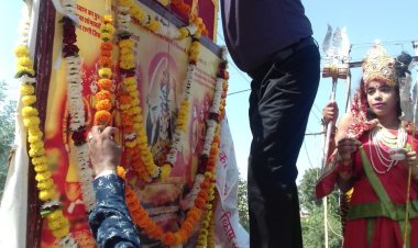 भगवान श्री चित्रगुप्त जी की शोभा यात्रा का श्री बाला त्रिपुरा सुंदरी मंदिर की ओर से किया गया भव्य स्वागत
