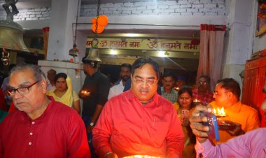 भगवान श्री चित्रगुप्त जी के प्राकट्योत्सव पर विभिन्न कार्यक्रम आयोजित हुए 501 दीपो से की महाआरती