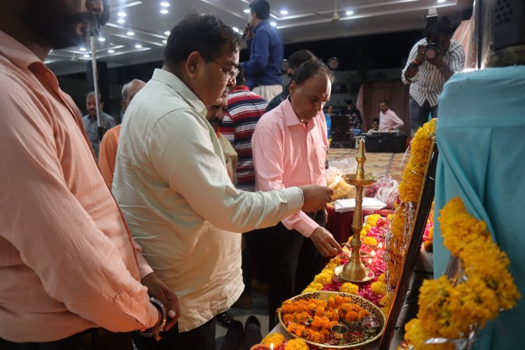 भगवान श्री चित्रगुप्त जी के प्राकट्योत्सव पर विभिन्न कार्यक्रम आयोजित हुए 501 दीपो से की महाआरती