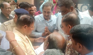 कायस्थ समाज के प्रतिनिध मण्डल ने मुख्यमंत्री के नाम स्वायत्त शासन मंत्री धारीवाल जी को कायस्थ कल्याण बोर्ड के गठन की मांग हेतु ज्ञापन देकर चर्चा की।